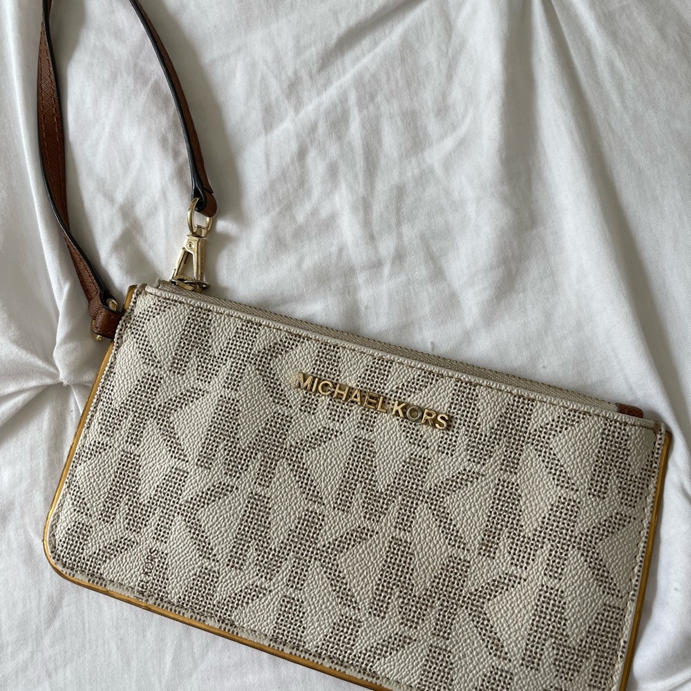 Michael Kors Wristlet